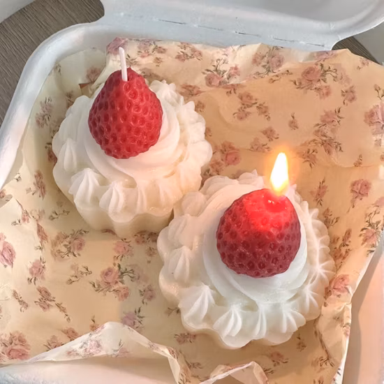Candles Fragrance Soy Wax Double Layer Cake Aromatherapy Candle Strawberry Cherry Valentine&prime;s Day Gift Shooting Props